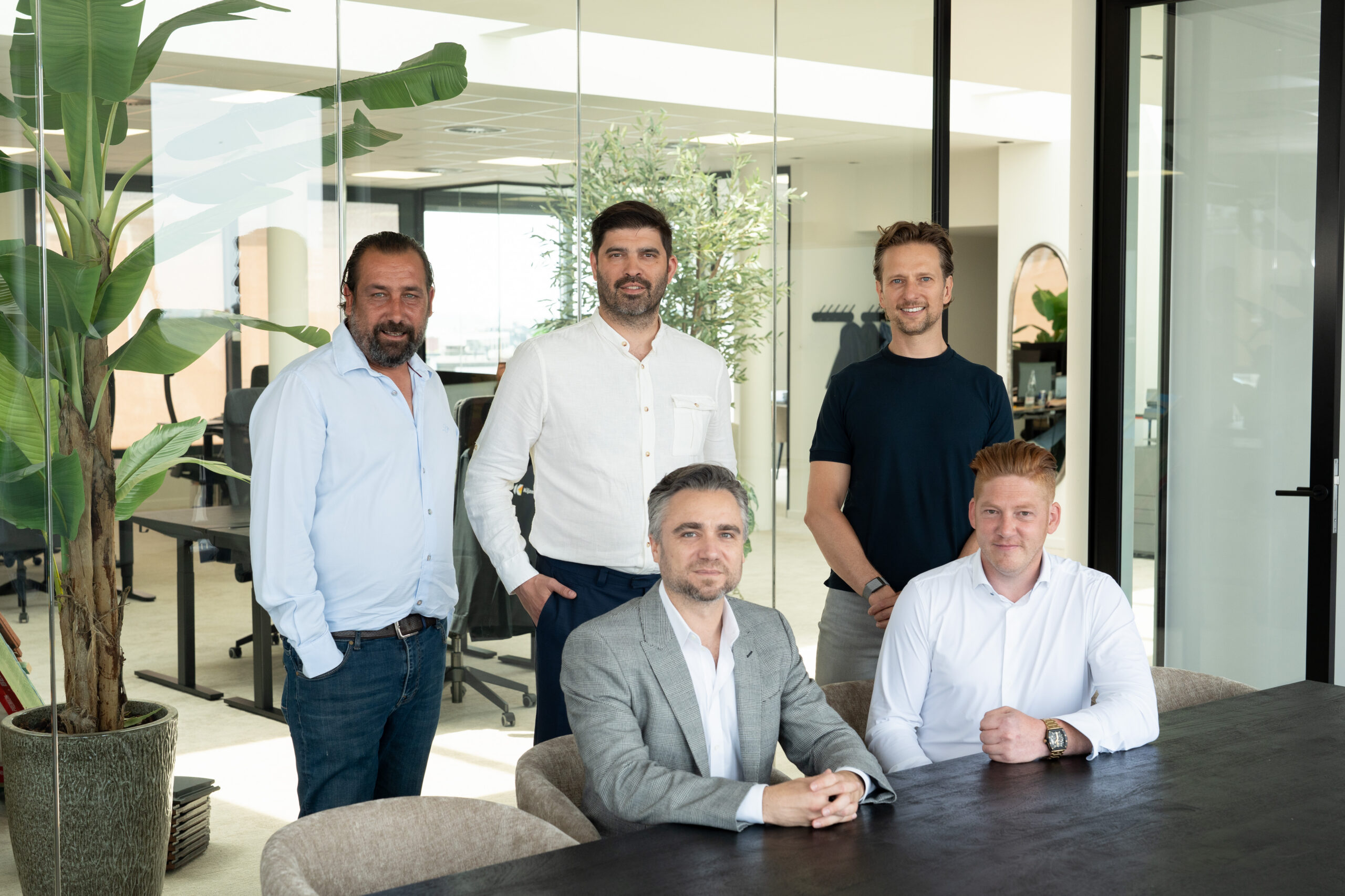 Het hele Outerfront team op kantoor